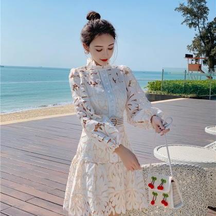 Attractive Lace Hollow Floral Stand Collar Puff..