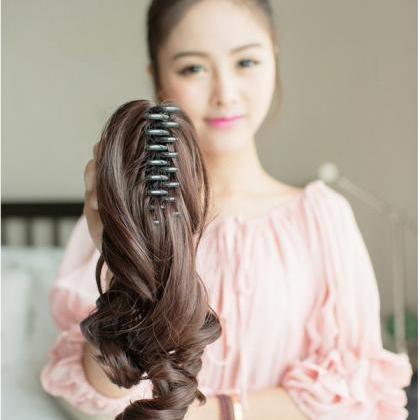 Trendy Short Curly Fashion Claw Clip Volume Girl..
