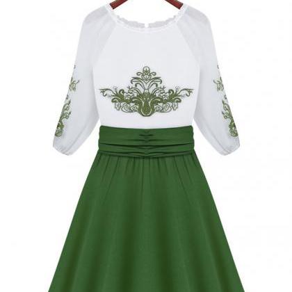 Round-neck Chiffon Green Embroidered Skater Dress..
