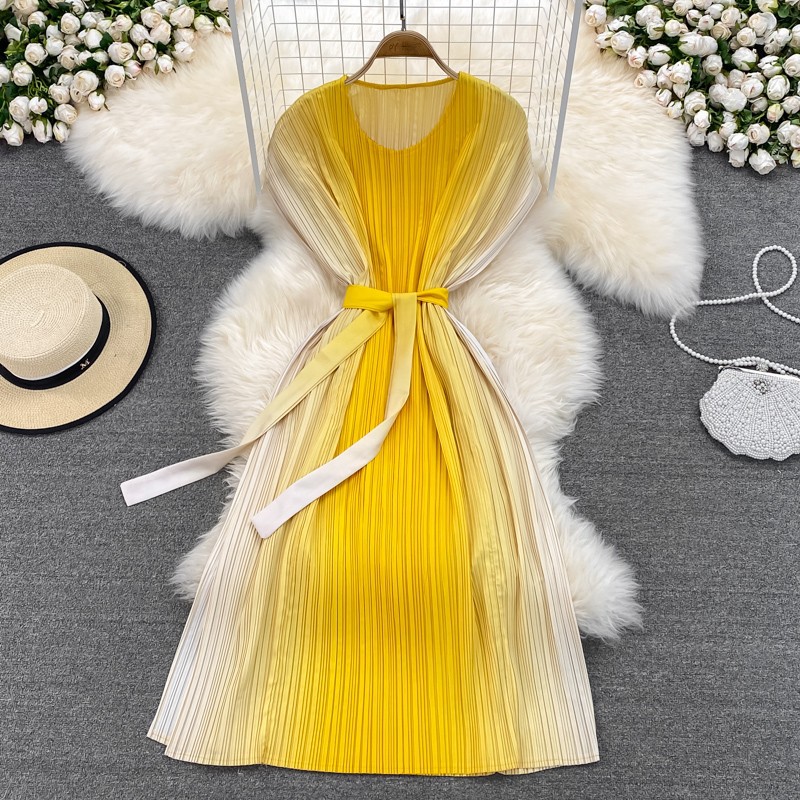 Beautiful Summer Women Pleated Yellow Color Gradient Change Sleeveless Round Neck Waist Belt Band Size Loose Dress